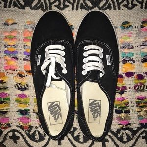 SOLD Unisex Vans Authentic Low Top Sneaker